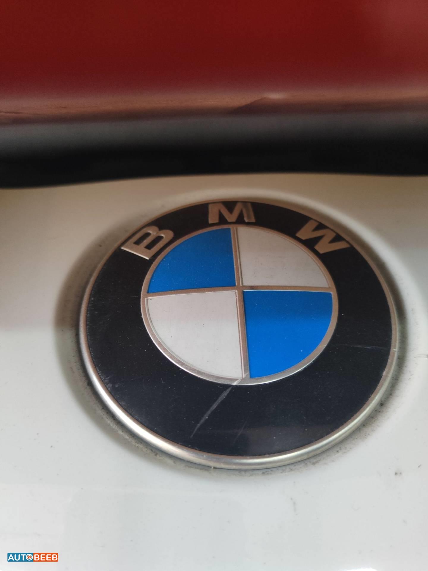 Body  Emblems BMW 520