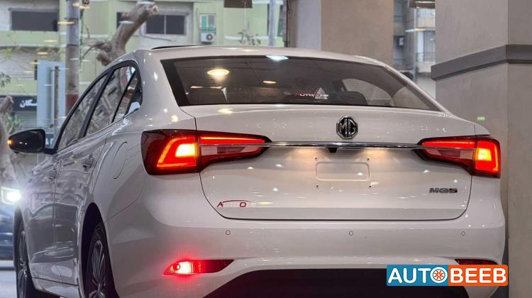 MG MG5 2026