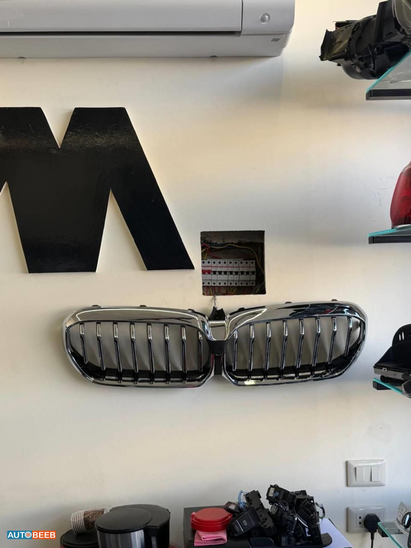 Body  Grilles BMW 520