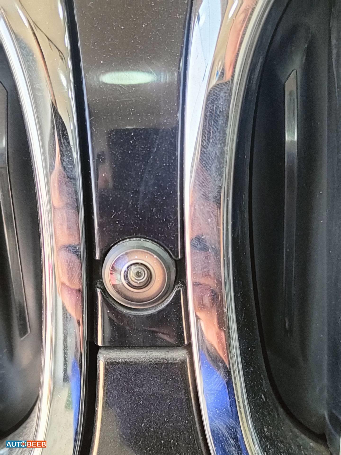 Electronics Cameras BMW 730