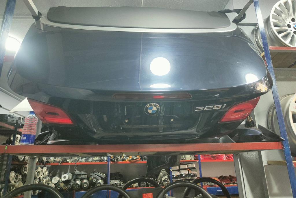 Body  Trunk BMW 325
