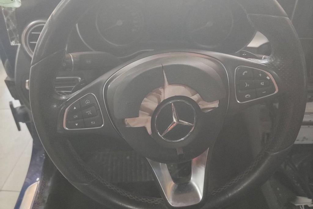 Cabin  Steering Wheel Mercedes Benz C200