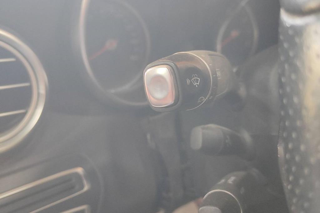Cabin  Control buttons Mercedes Benz C200