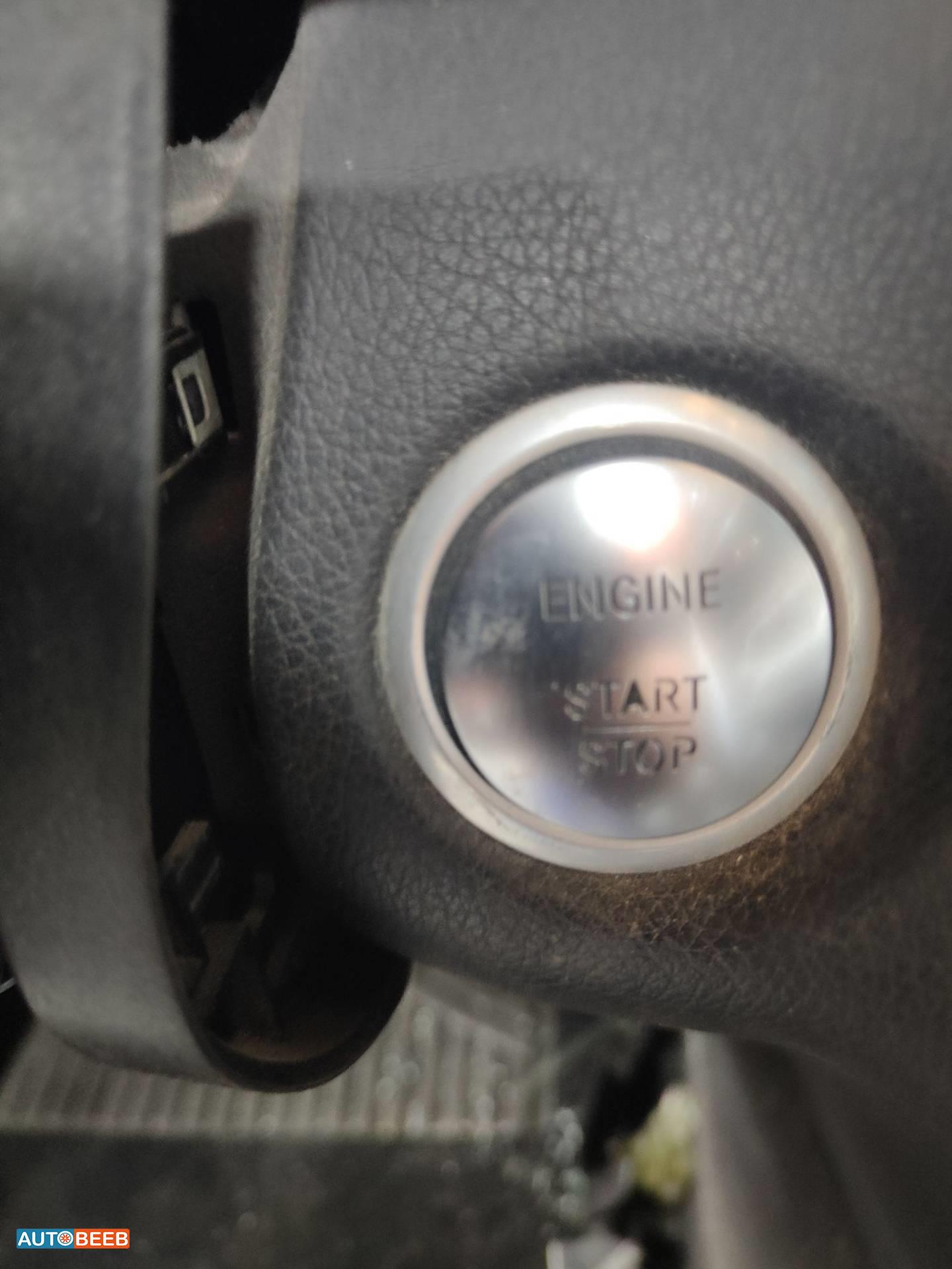 Cabin  Control buttons Mercedes Benz C200