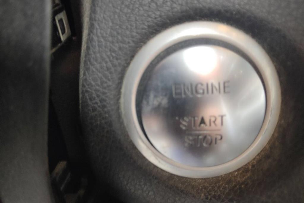 Cabin  Control buttons Mercedes Benz C200