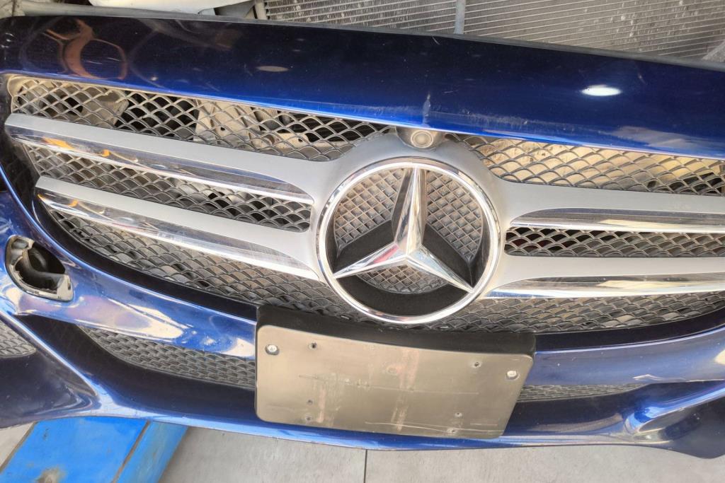 Body  Grilles Mercedes Benz C200