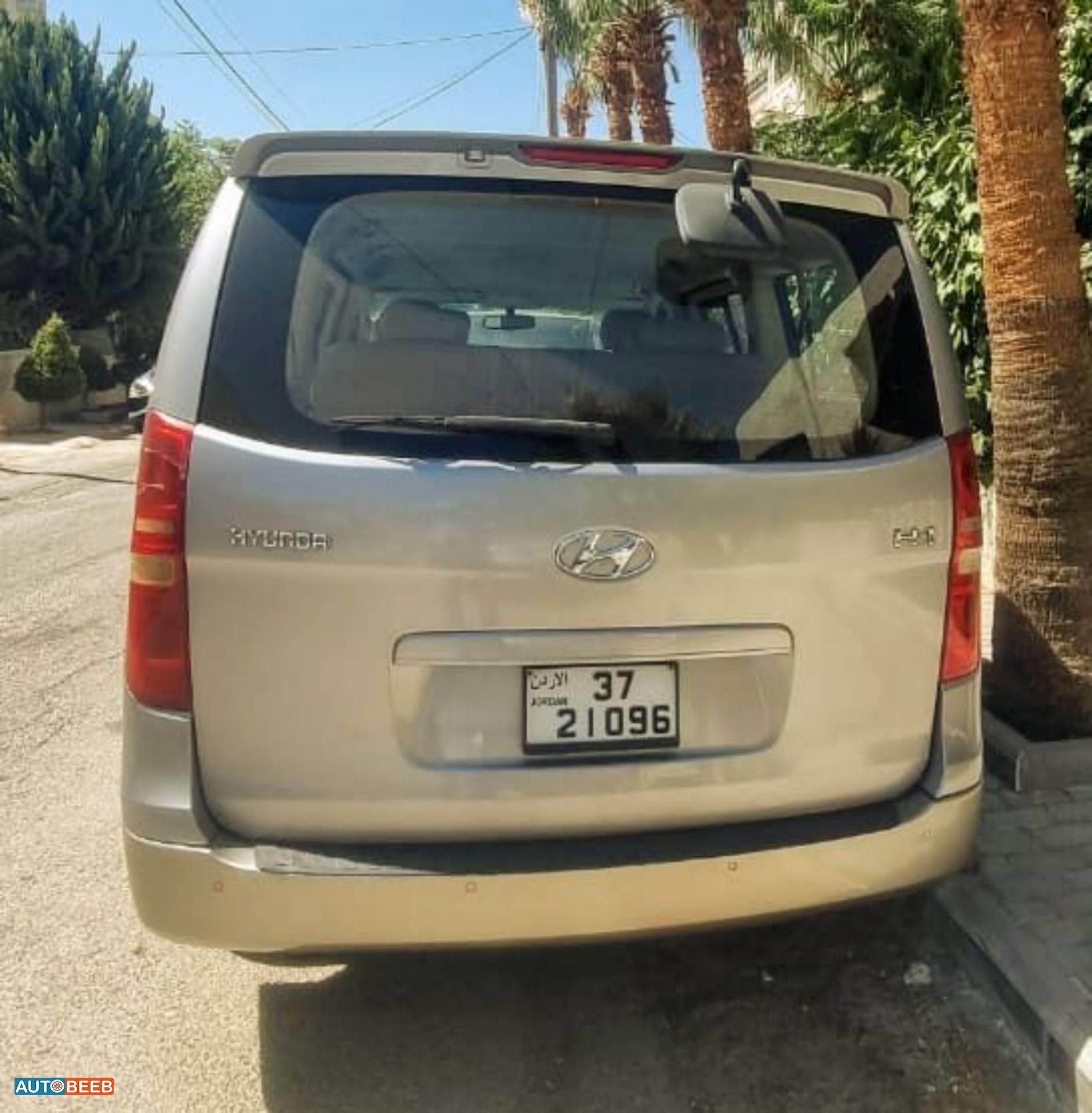 ميني باص هيونداي 2013