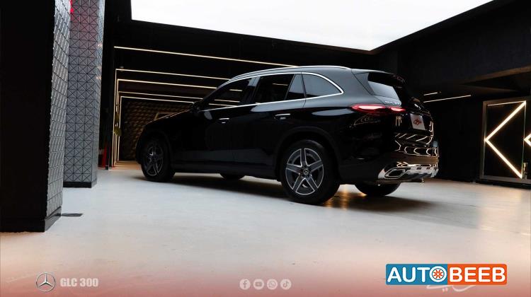 Mercedes Benz GLC300 2023