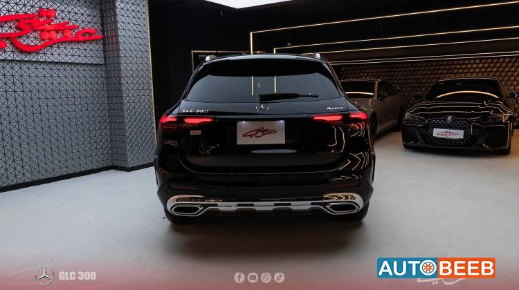 Mercedes Benz GLC300 2023