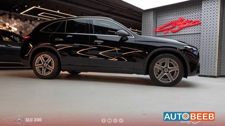 Mercedes Benz GLC300 2023