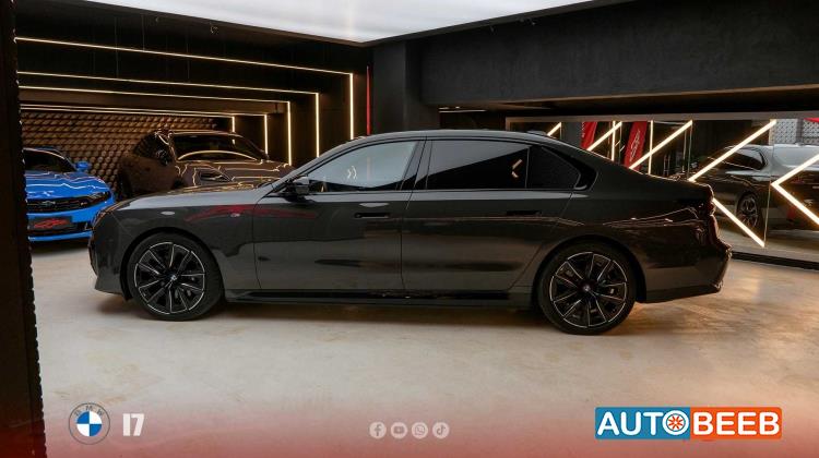 BMW i7 2024