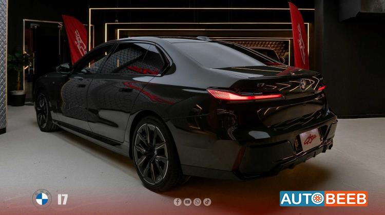 BMW i7 2024