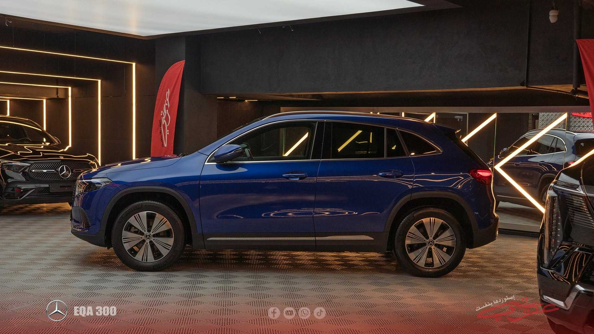 Mercedes Benz EQA300 2025
