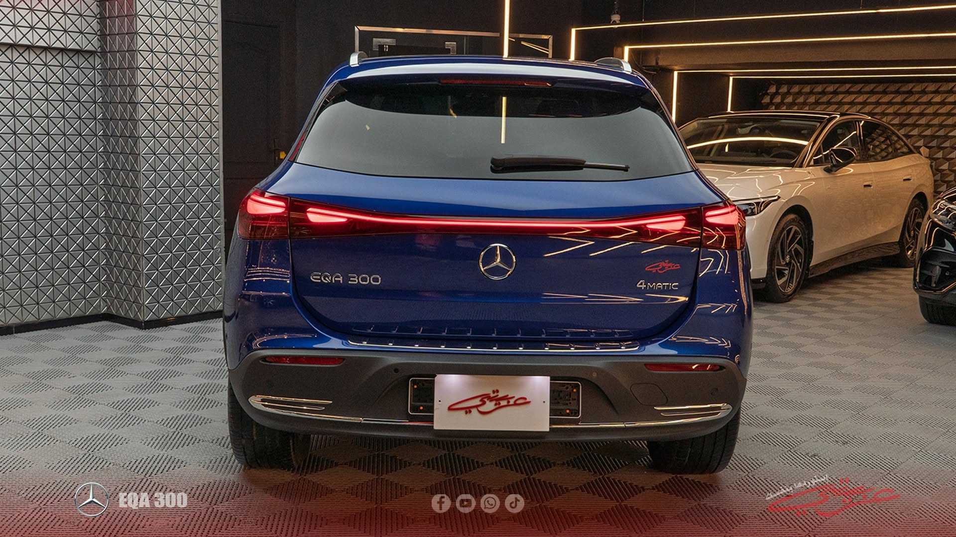 Mercedes Benz EQA300 2025