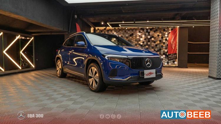 Mercedes Benz EQA300 2025