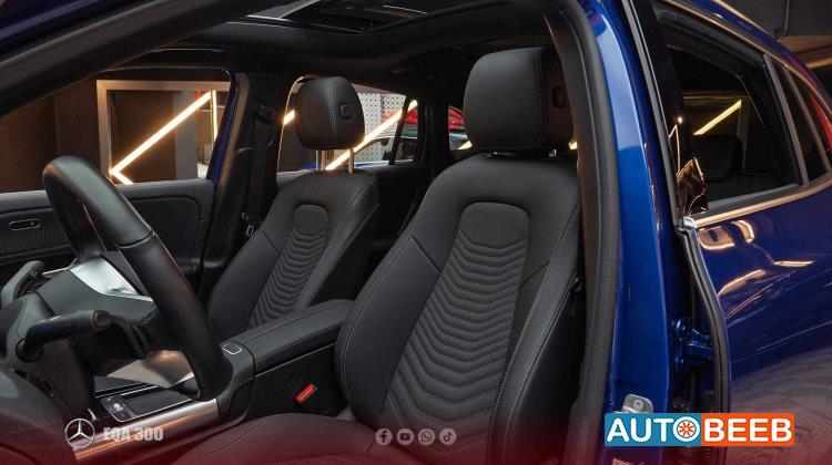 Mercedes Benz EQA300 2025