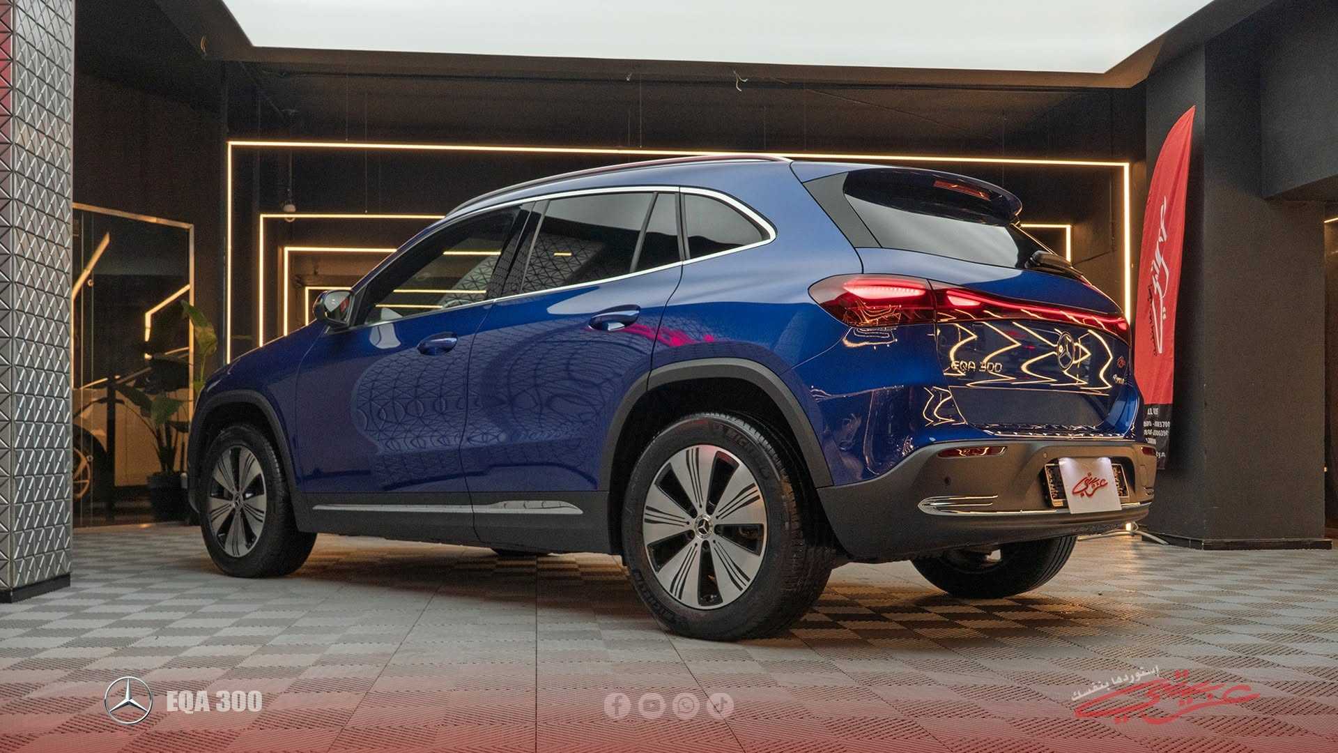 Mercedes Benz EQA300 2025