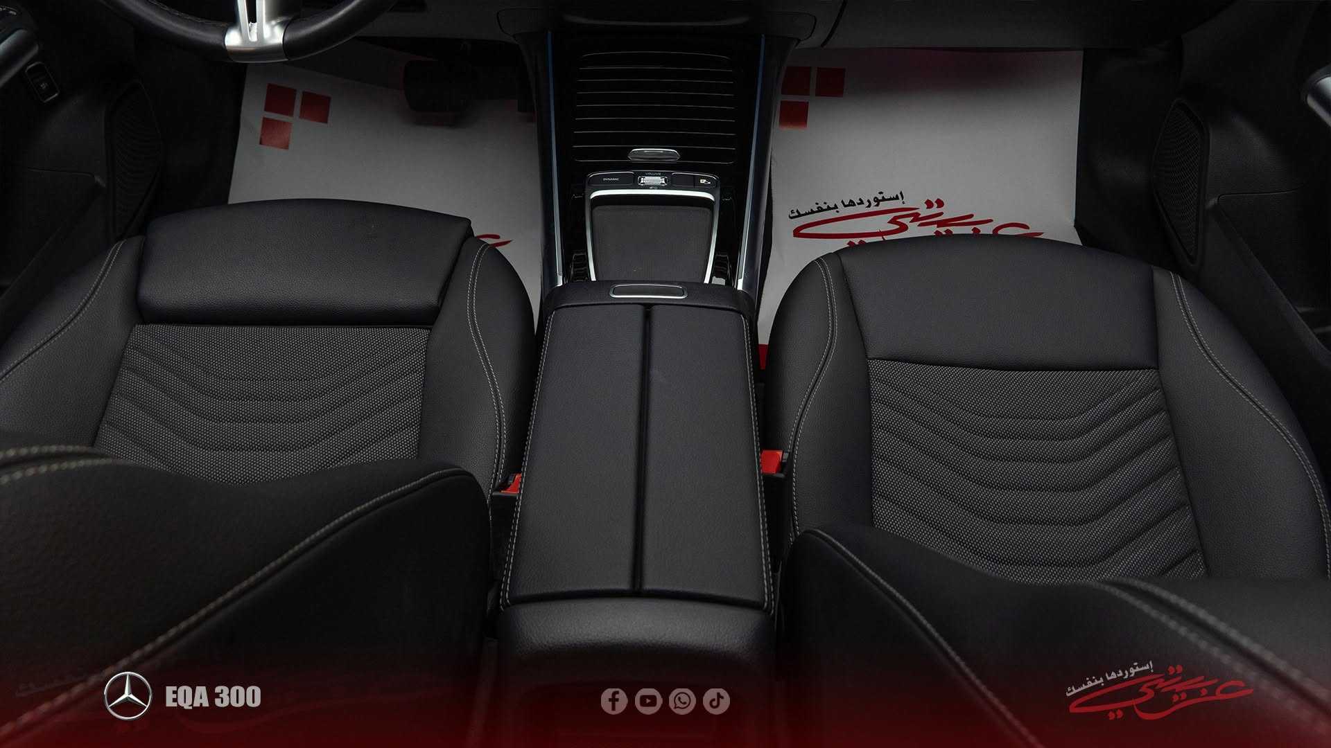Mercedes Benz EQA300 2025