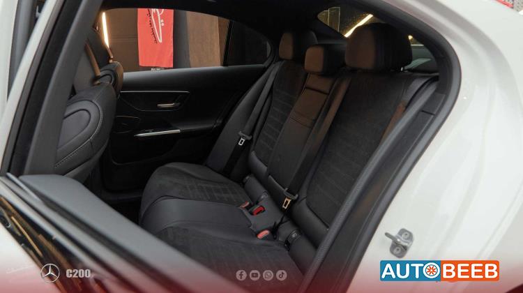 Mercedes Benz C200 2025