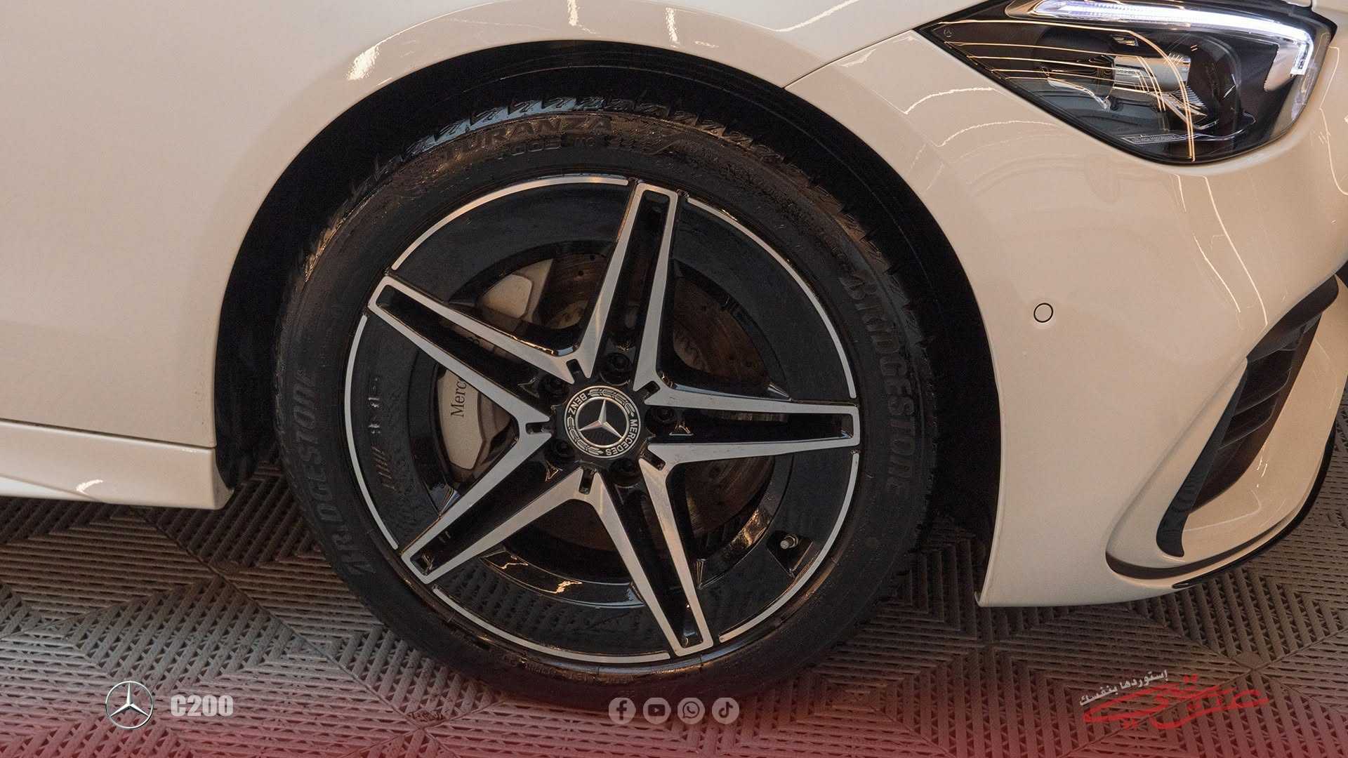 Mercedes Benz C200 2025