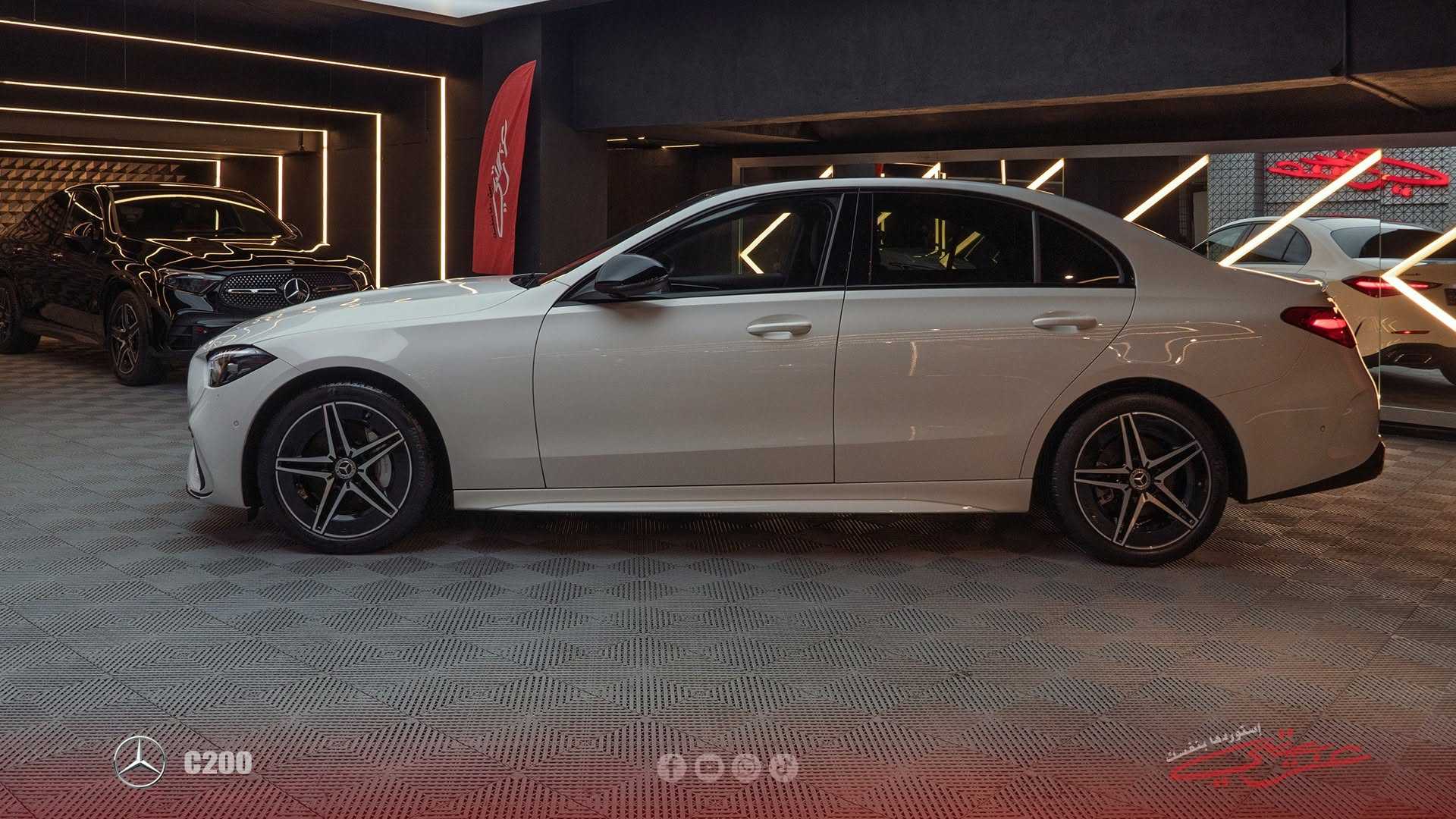 Mercedes Benz C200 2025