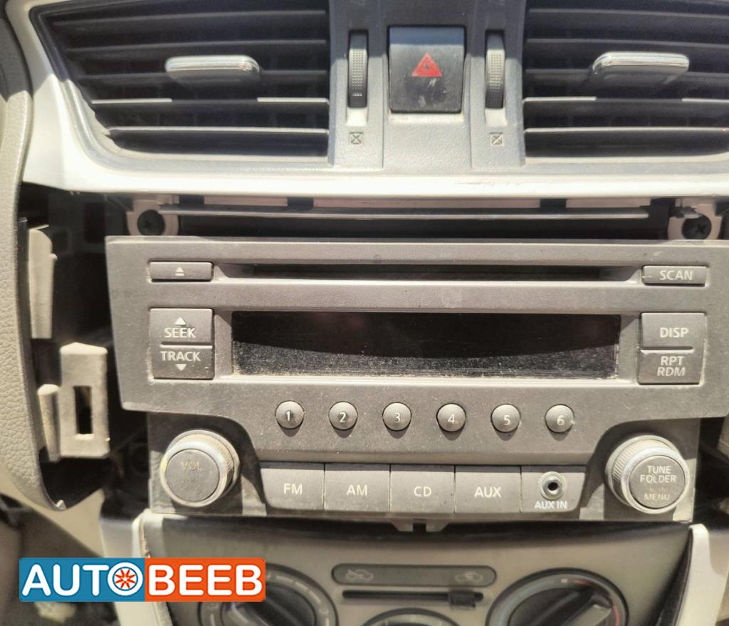 Electronics MP3 Player Nissan Sentra
