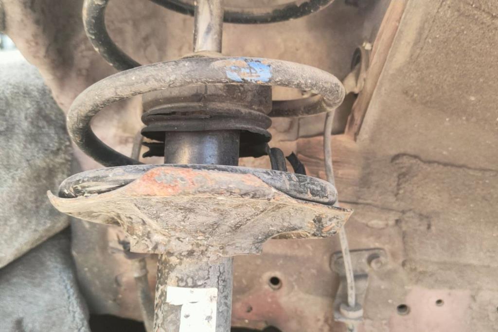  Shock Absorber Nissan Sunny
