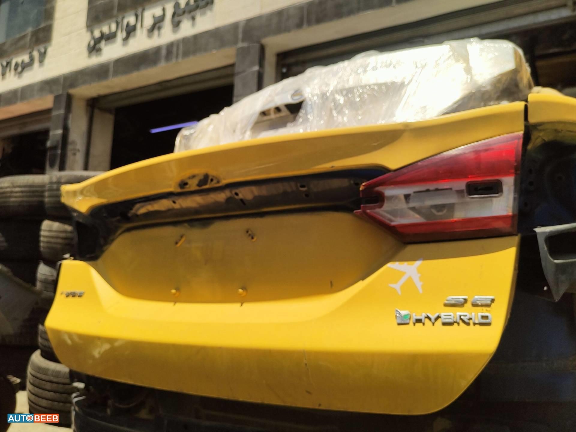 Body  Trunk Ford Fusion