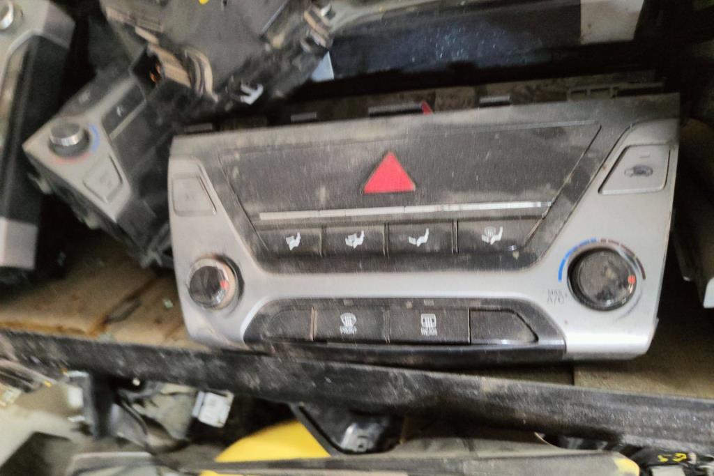 Cabin  Dashboard Hyundai Avante