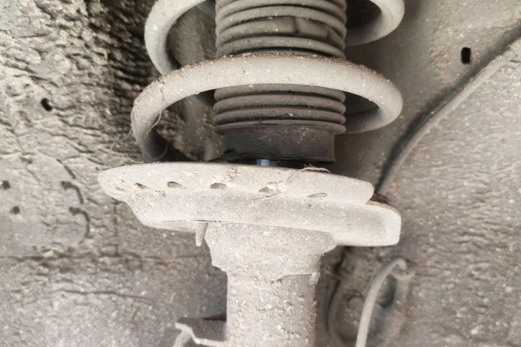  Shock Absorber Hyundai Accent
