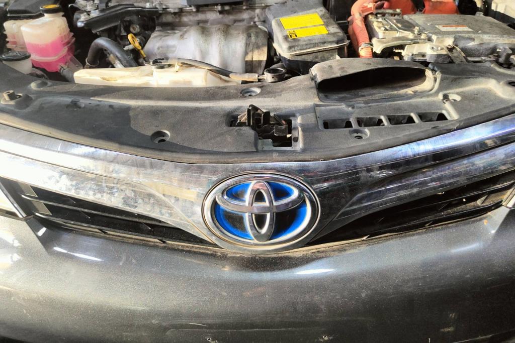 Body  Grilles Toyota Camry