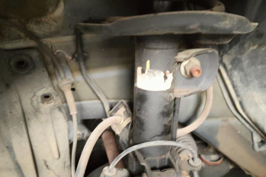  Shock Absorber Nissan Leaf