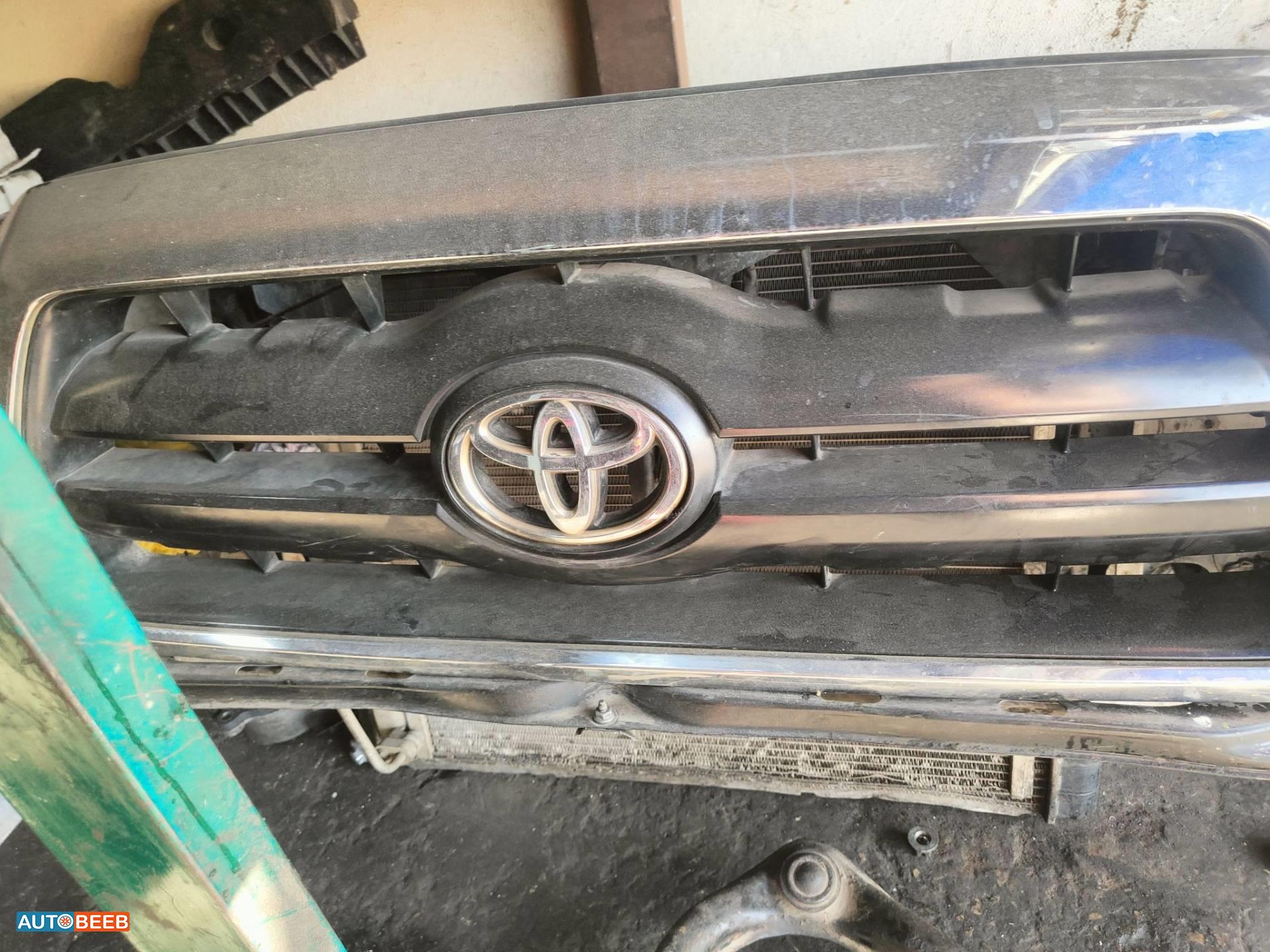 Body  Grilles Toyota Tacoma