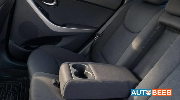 Hyundai Avante 2011