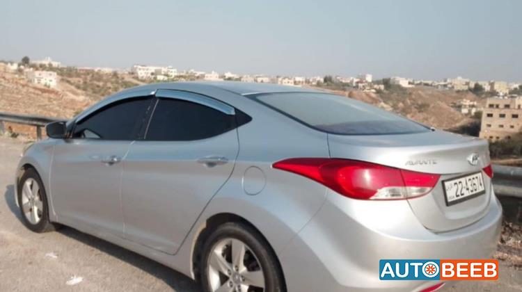 Hyundai Avante 2011