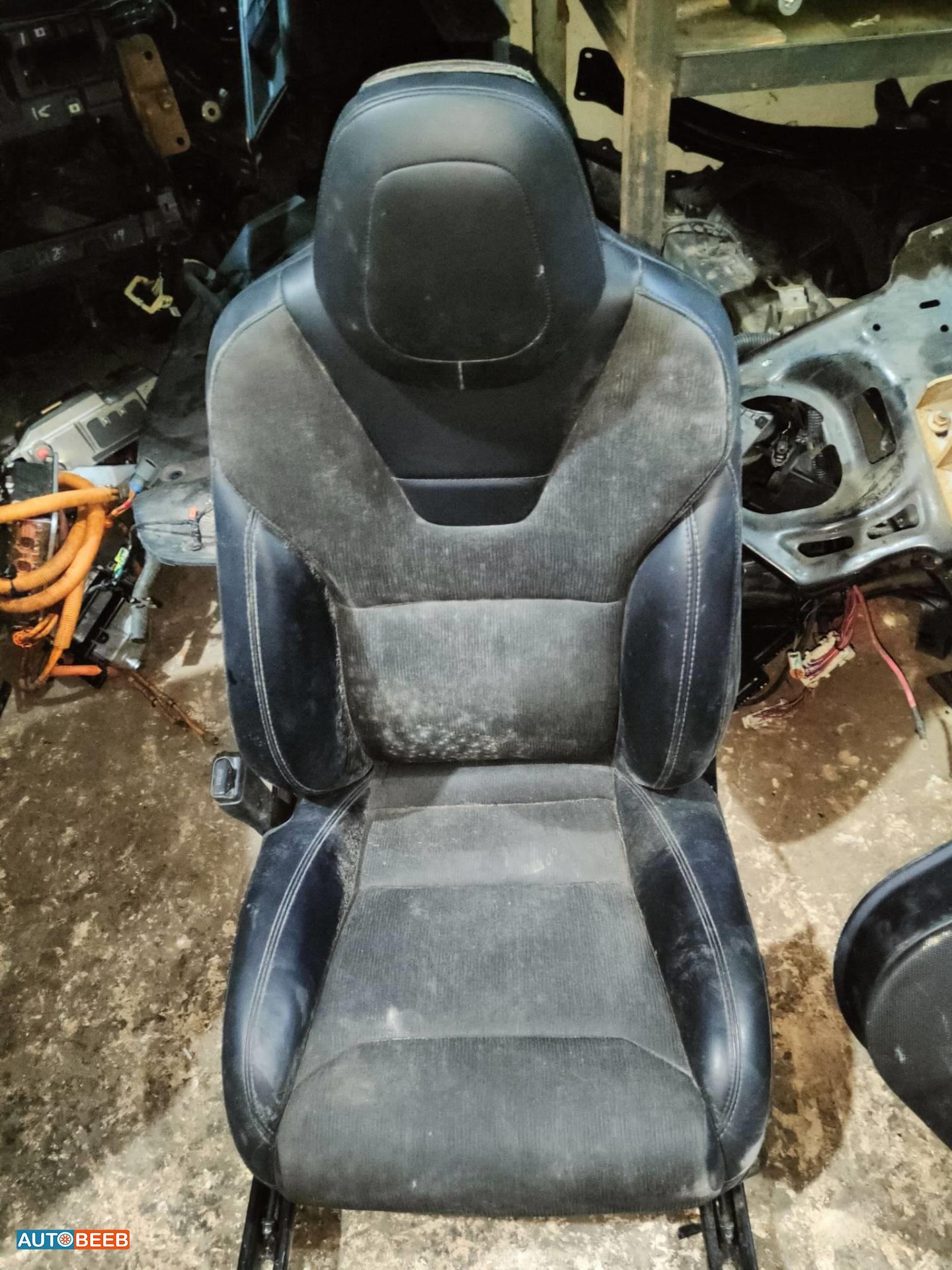 Cabin  Seat Tesla Y