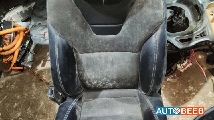 Cabin  Seat Tesla Y