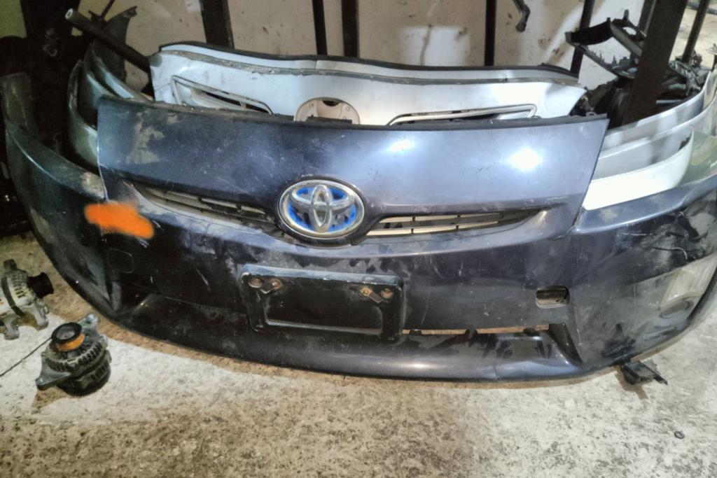 Body  Bumper Toyota Prius