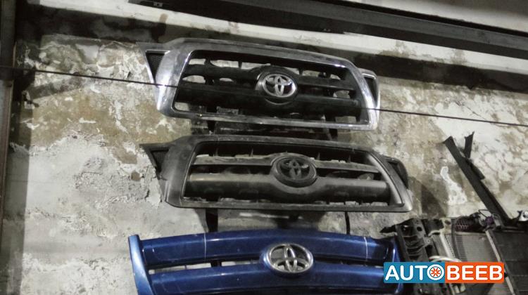 Body  Grilles Toyota Tacoma
