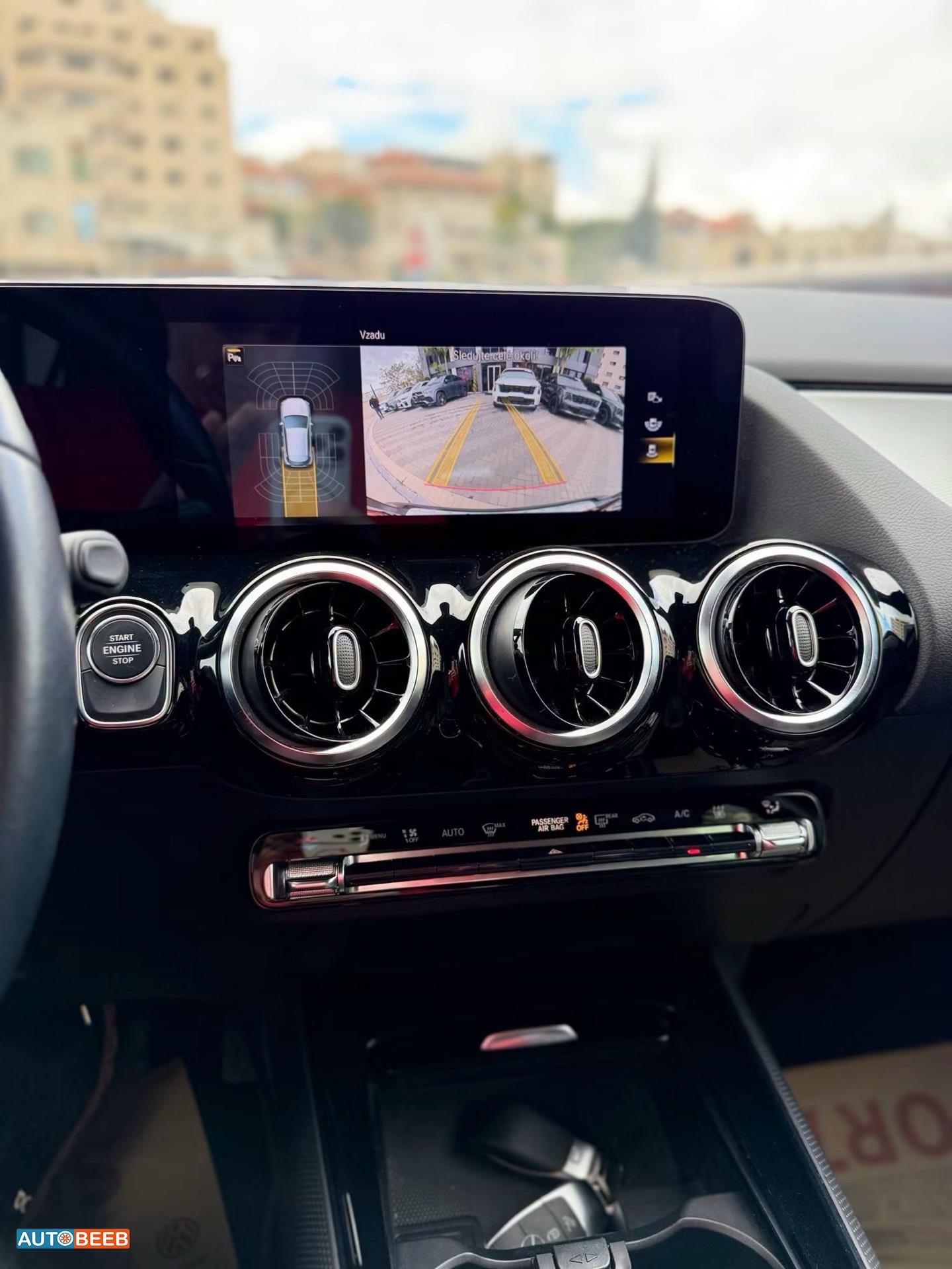 Mercedes Benz GLA250 2023