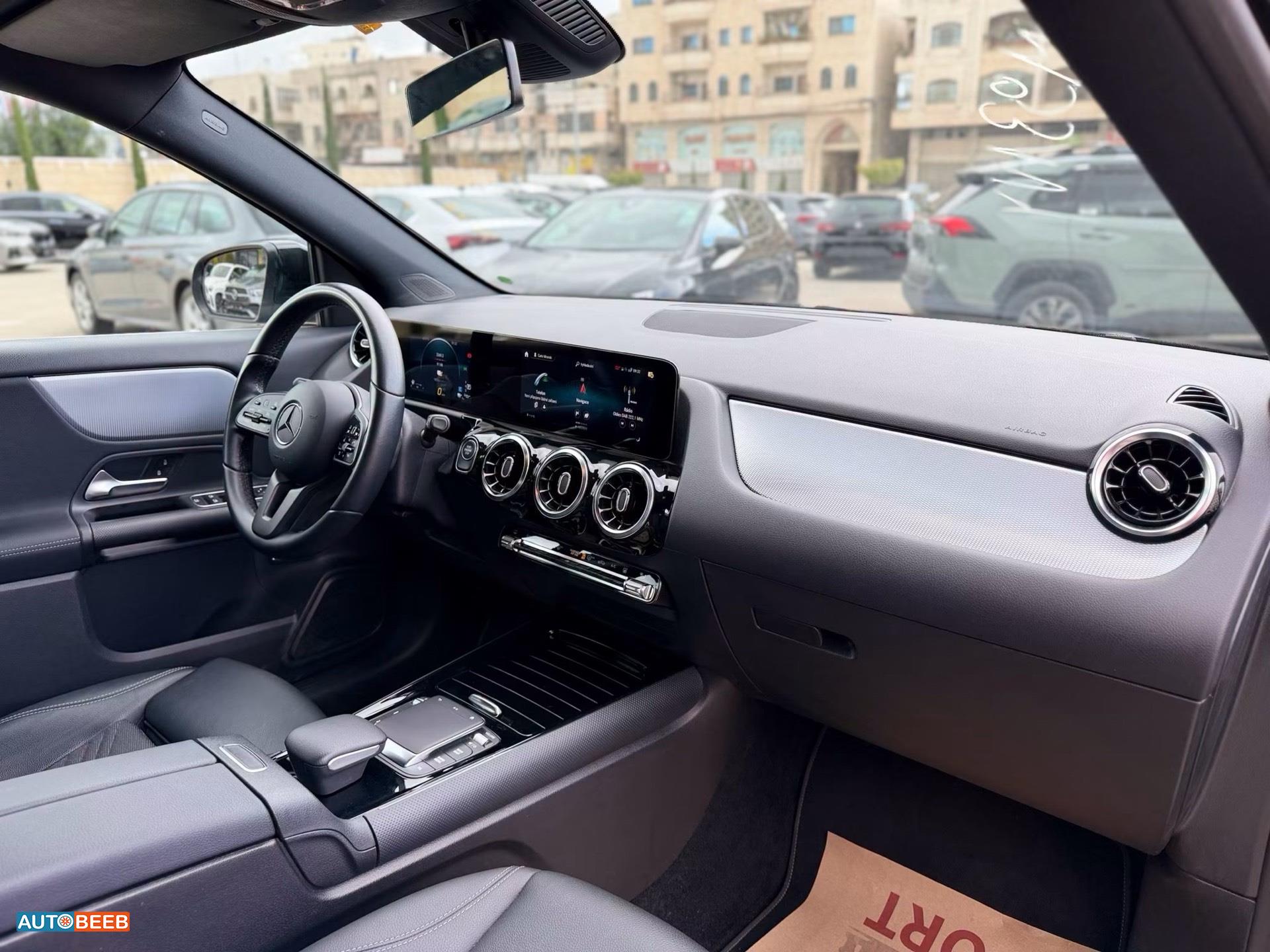 Mercedes Benz GLA250 2023