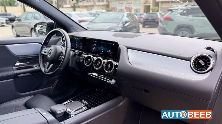 Mercedes Benz GLA250 2023