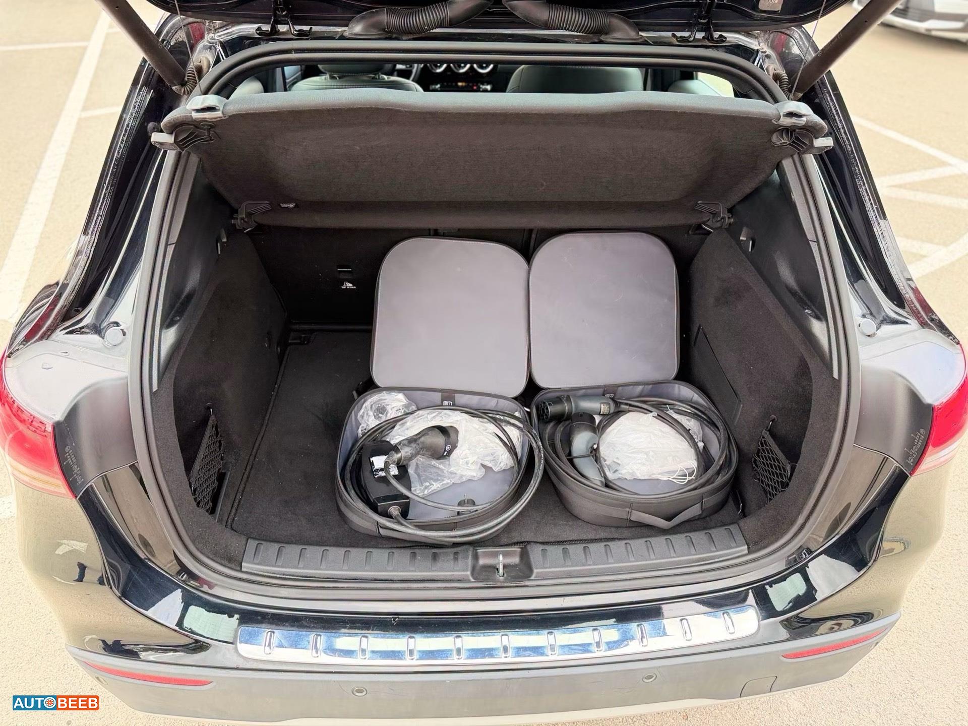 Mercedes Benz GLA250 2023