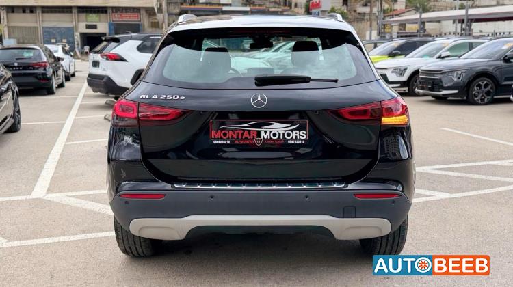 Mercedes Benz GLA250 2023