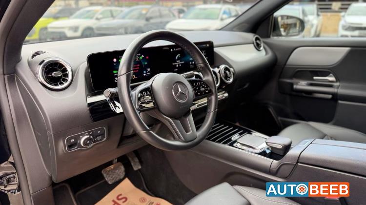 Mercedes Benz GLA250 2023