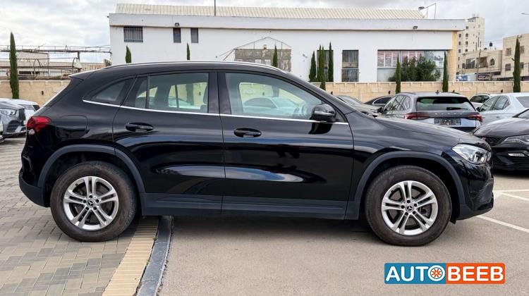 Mercedes Benz GLA250 2023