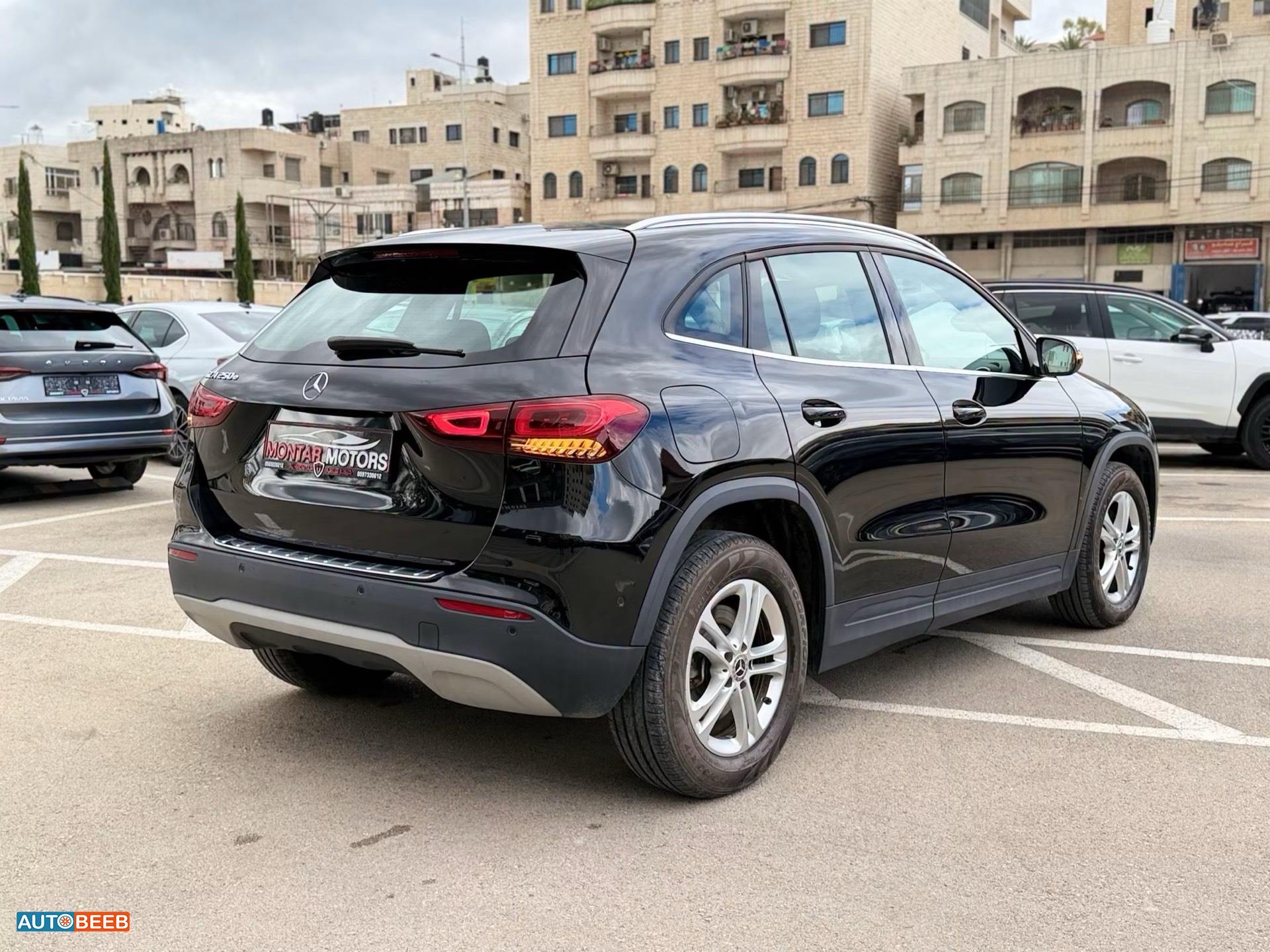 Mercedes Benz GLA250 2023