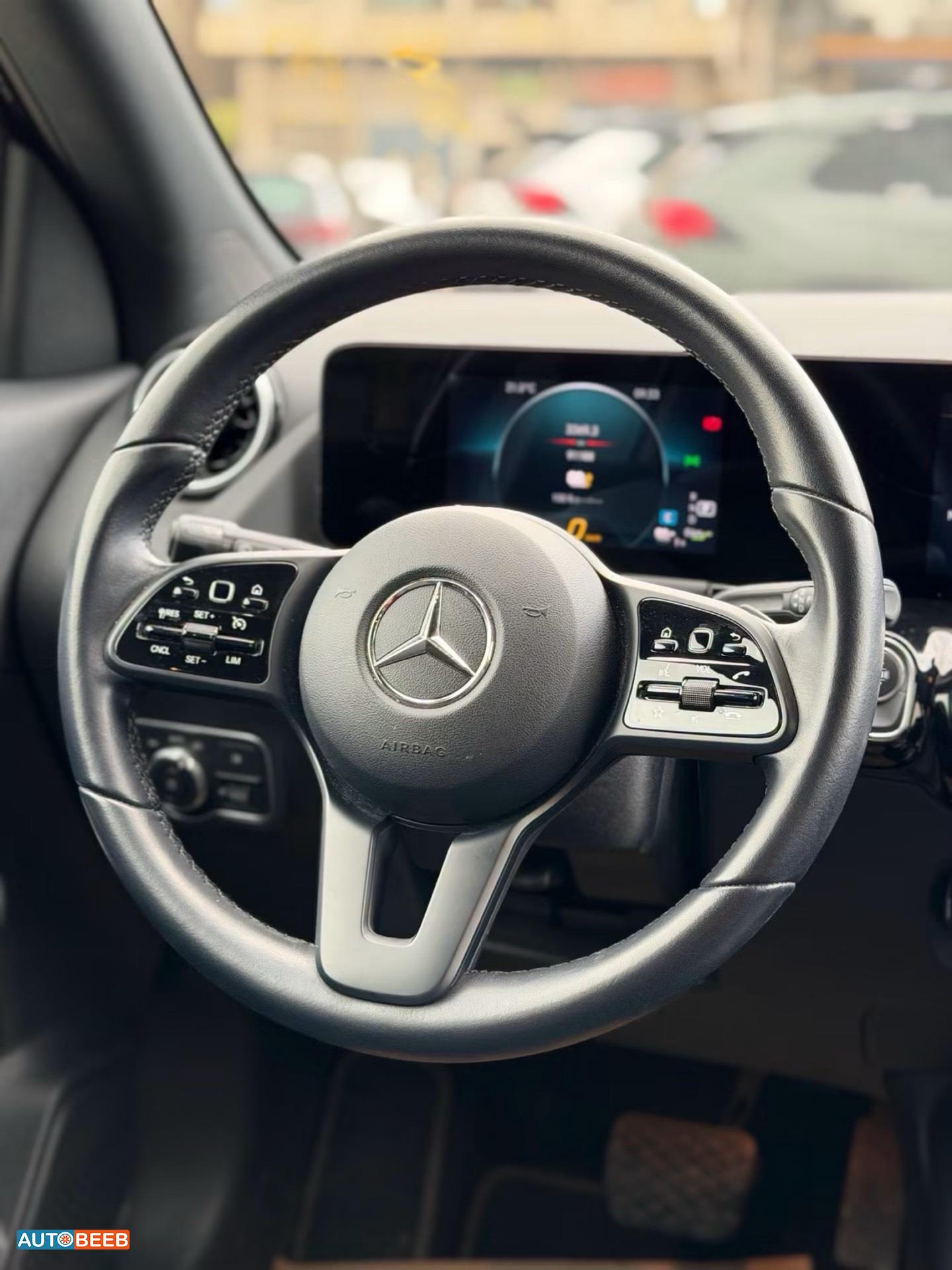 Mercedes Benz GLA250 2023