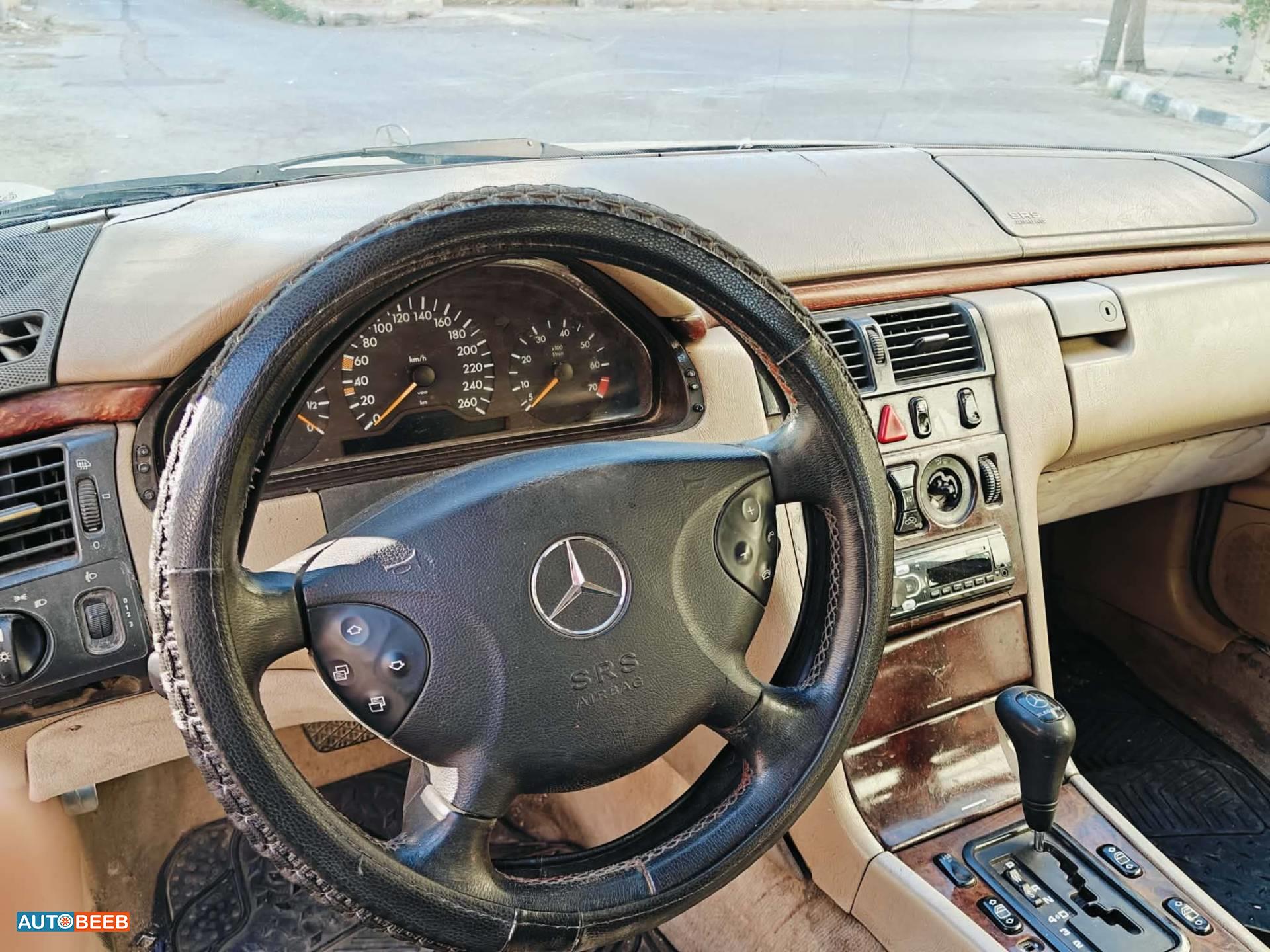 Mercedes Benz E200 1998