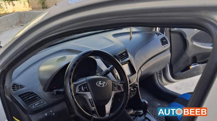 Hyundai Accent 2015